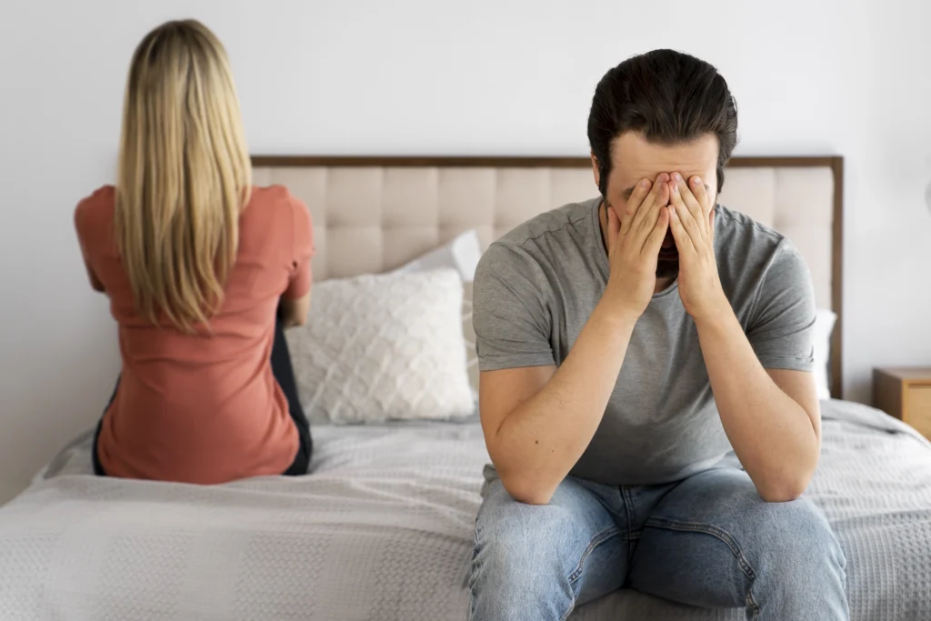 Image d’un couple en crise, illustrant la situation : mon mari me reproche de ne pas aller vers lui